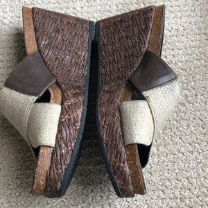 Donald Pliner slip on platform wedge shoes